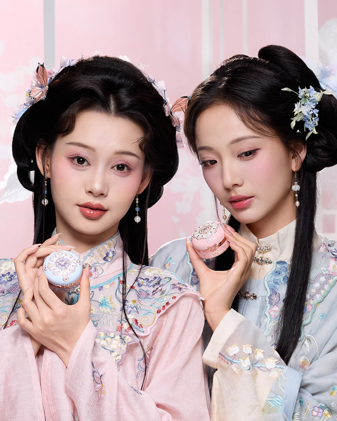 Butterfly Cloud Collar Rouge Box Highlighting & Blush Duo Powder - Image 28